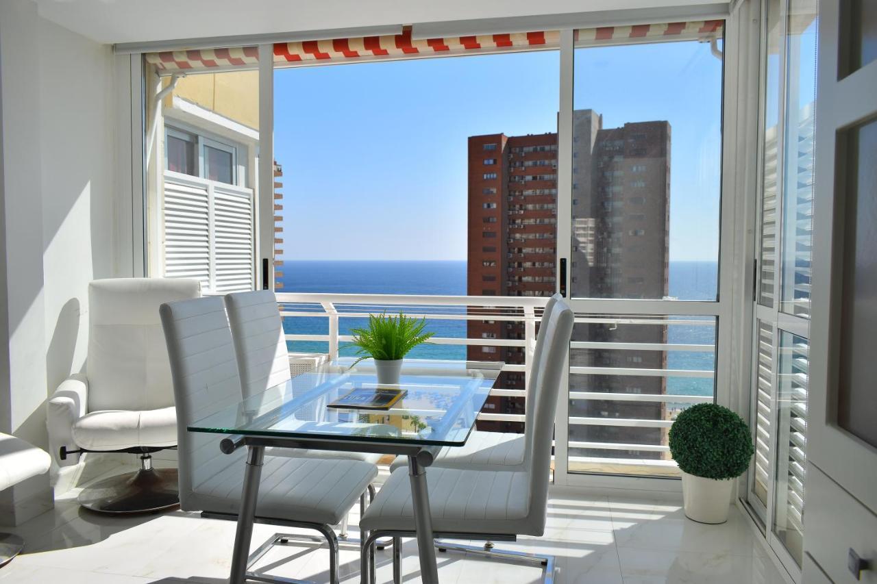 Los Caballos Vip Playa Levante Benidorm Exterior foto
