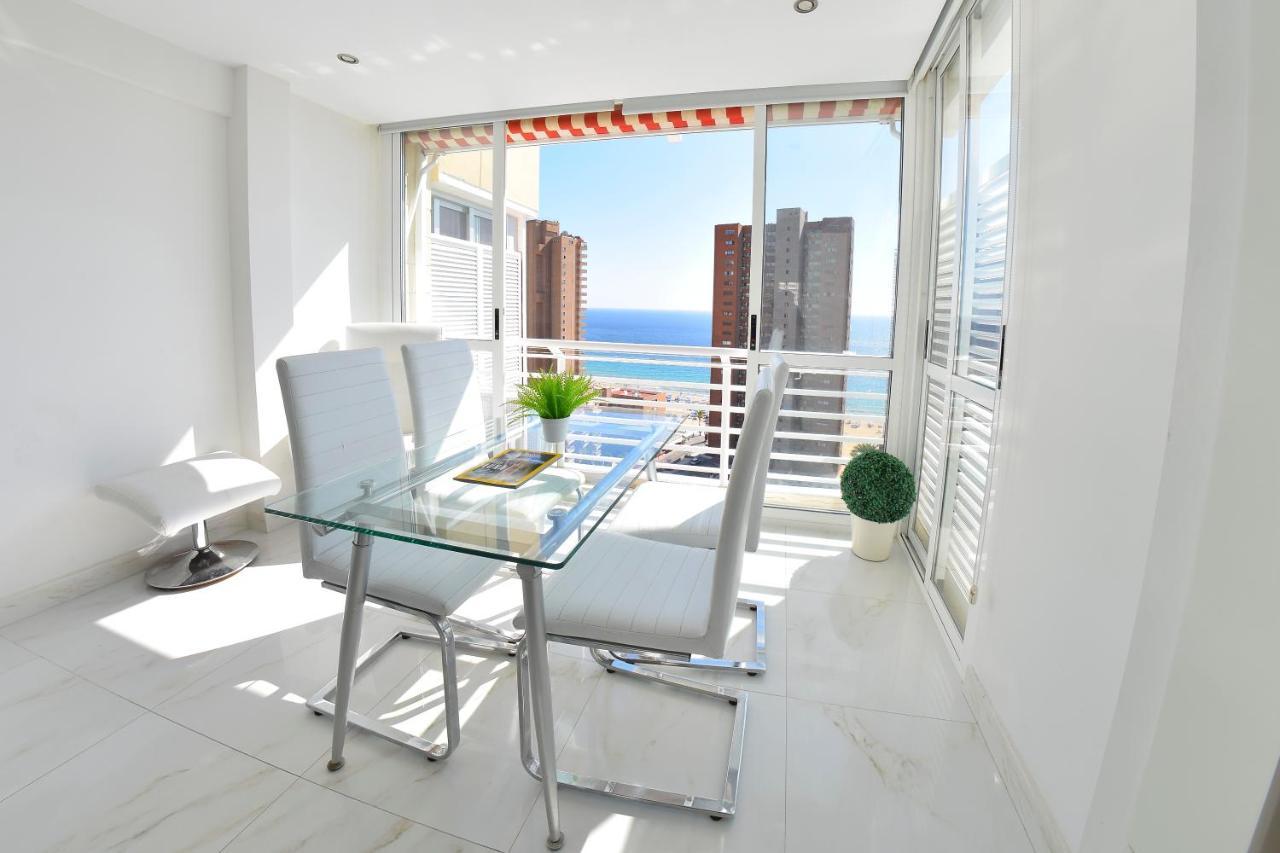 Los Caballos Vip Playa Levante Benidorm Exterior foto