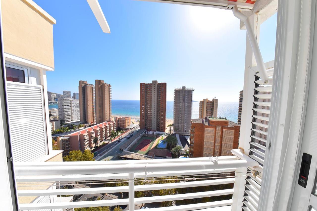 Los Caballos Vip Playa Levante Benidorm Exterior foto